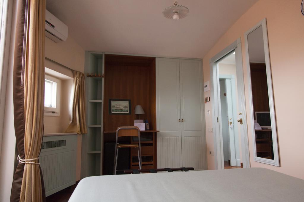 La Dolce Vista - B&B Di Charme Манфредония Стая снимка