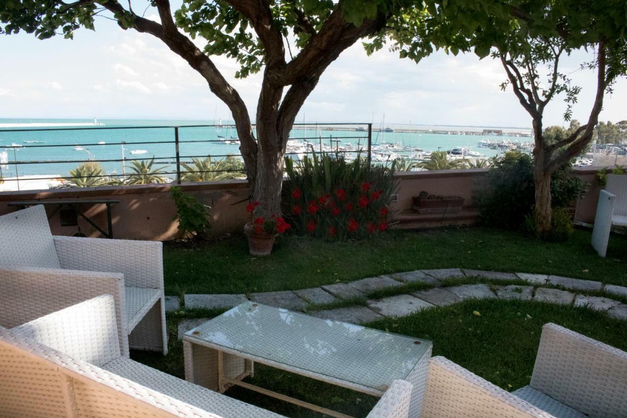 La Dolce Vista - B&B Di Charme Манфредония Екстериор снимка